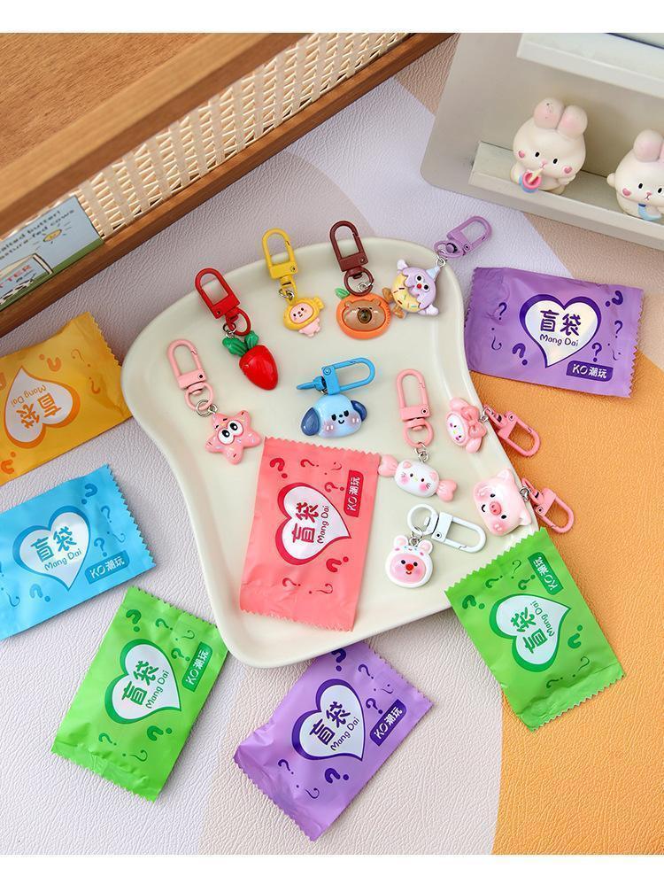 New cute cartoon keychain blind bag girl heart versatile small pendant stall activity hot small gift
