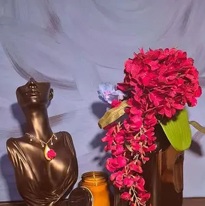 Rose's Reveal Candle and Accessory