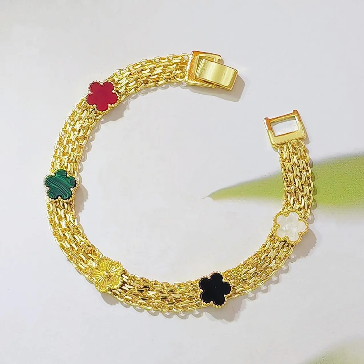 Women's 18K Gold Plated 5-Leaf Clover Mesh Bracelet, Adjustable Buckle Lucky Flower Wide Chain Bracelet, Fashion Jewelry Gift