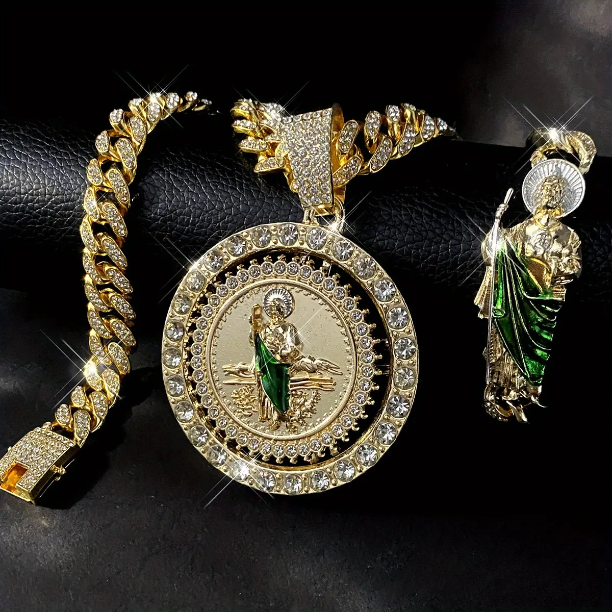 3Pcs San Judas Tadeo Pendant Necklace Set, San Judas Tadeo Big Round Plaque Rotatable Pendant Necklace Bracelet Set, Rhinestone Embellishment, Zinc Alloy, Street Style Jewelry for Men and Women, Holiday Gift