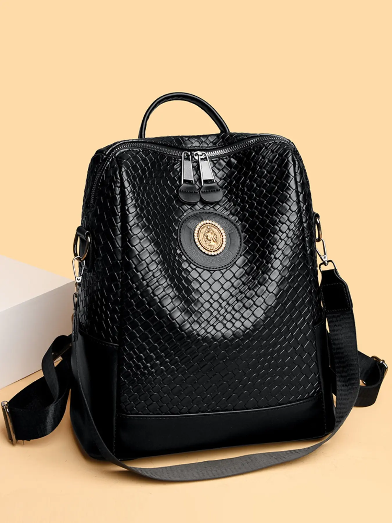 New Black Snake-Patterned Luxury Women's Backpack Metal Logo-Decorated Handheld Backpack Stylish Casual Daypack Ideal for Daily Commuting, Workplace, and Casual Outings Casual Travel Backpack Casual Lightweight Backpack Casual Daypack Backpacks