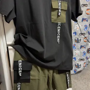 Two-piece Set Boy's Colorblock Pocket Short Sleeve Tee & Elastic Waist Shorts, Casual Round Neck T-shirt & Track Shorts for Summer, Kids Clothes for Daily Wear, Clothing Set