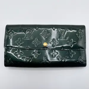 Pre-owned Louis Vuitton embossed vernis patent leather Clutches & Wristlets Vernis Sarah Wallet