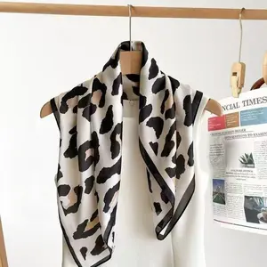 Women’s imitation silk square scarf with an elegant leopard print design; women’s accessory; genuine silk satin headscarf; versatile scarf; a fashionable essential piece suitable for elegant dates, party gifts, commuting, and evening date accessories; wom