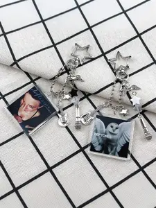Creative Acrylic Comic Frame Keychain, Guitar Microphone Pendant, Valentine's Day Gift, Stylish Keychain, Keychain For Bags