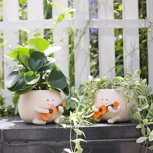 Small Round Resin Flower Pot with Drainage Hole, Cute Smiley Face Planter for String of Pearls & Guitar Succulents, Home Decor Pots, Christmas Gift for Mothers