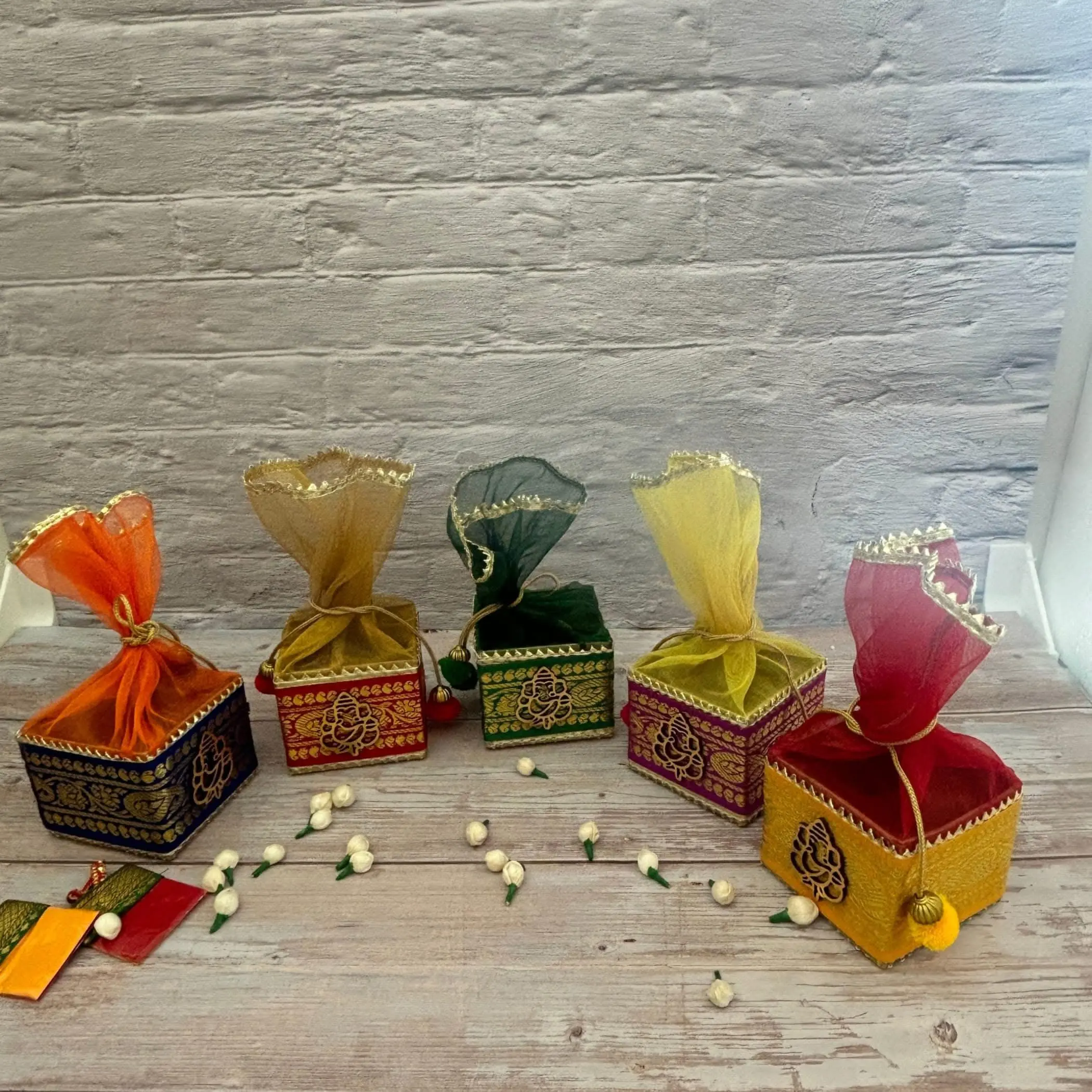Charming Net Ganesha Potli Gift Box Set | Decorative Jewelry and Dry Fruit Favors for Wedding or Festivals | Sacred Indian Gifts