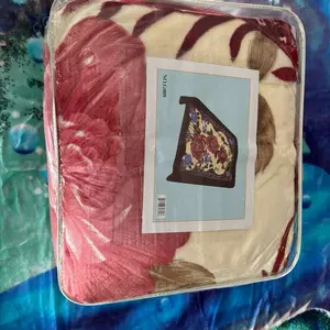 Burgundy Floral Throw Blanket - 1-Ply Ultra Soft Queen-Size Woven Blanket Throw, Cozy for Bedroom Relaxation, Throw Blankets