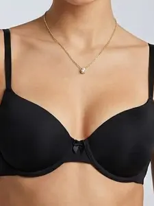 Women's lace underwire push-up bra with Buckle, Elegant featuring comfortable and lightweight padding, perfect for wearing with T-shirts, everyday outfits, and casual wear.