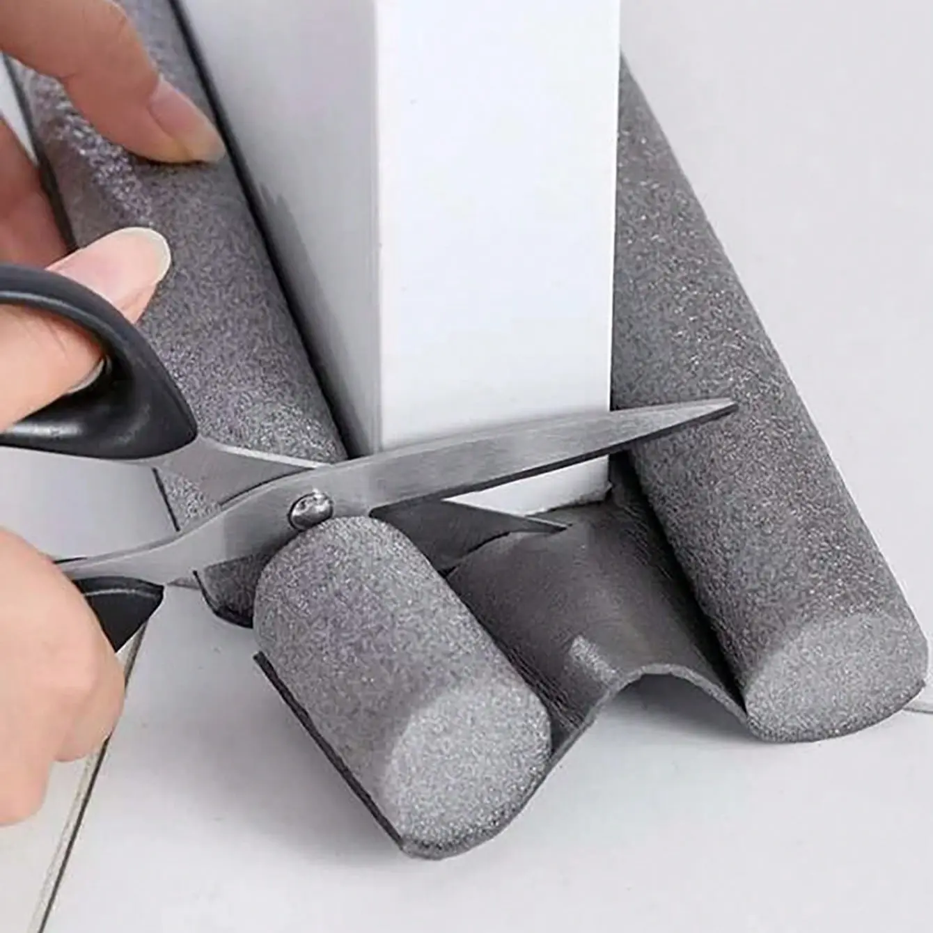 Foam Door Bottom Sealing Strip, Dustproof & Windproof Noise Reduction Tape, Easy To Install Door Bottom Sealing Strip, Door Draft Stopper, Door Sweep for Bottom of Door, Garage Door Seal Bottom, Garage Door Threshold Seal