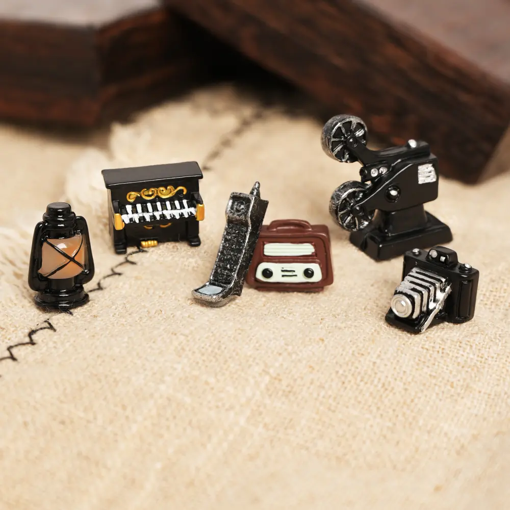 Vintage Camera Voice Recorder Mini Resin Figurine, Car Office Home Living Room Decoration, Photo Prop Ornament, Retro Style Decorative Item, Home Ornaments, Desk Ornament