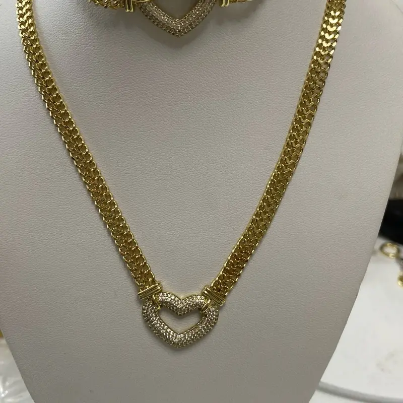 necklace and brazalete