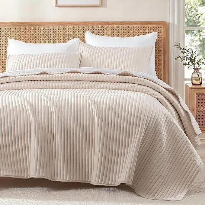 Exclusivo Mezcla Vertical Stripe Quilt Bedding Set, Lightweight Soft Skin Friendly Microfiber Bedspread, All Season Breathable Stitched Coverlet for Napping Working, Decorative Bed Cover for Bedroom, Multiple Colors & Sizes available