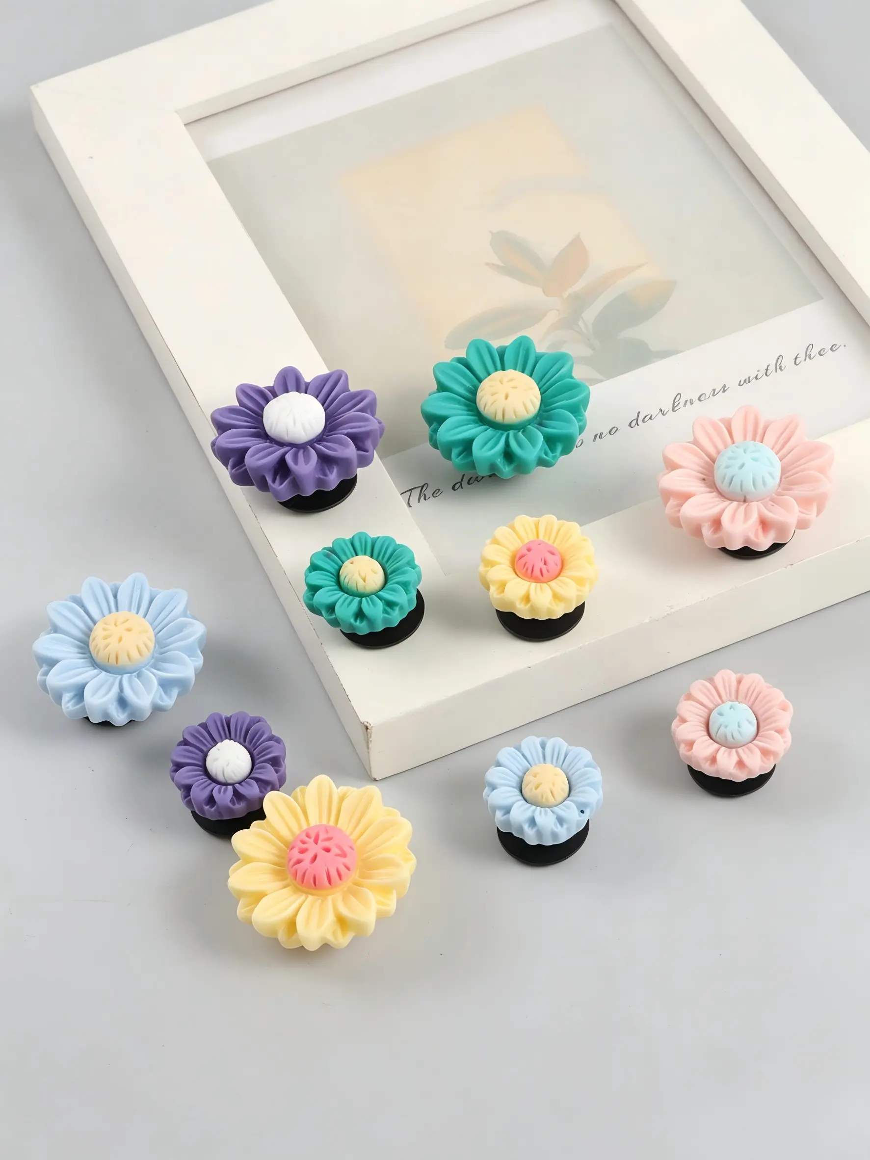 DIY 10Pcs Mixed Color Daisy Resin Shoe Charms for Crocs Decoration Bag Accessories and DIY Craft Making Kit