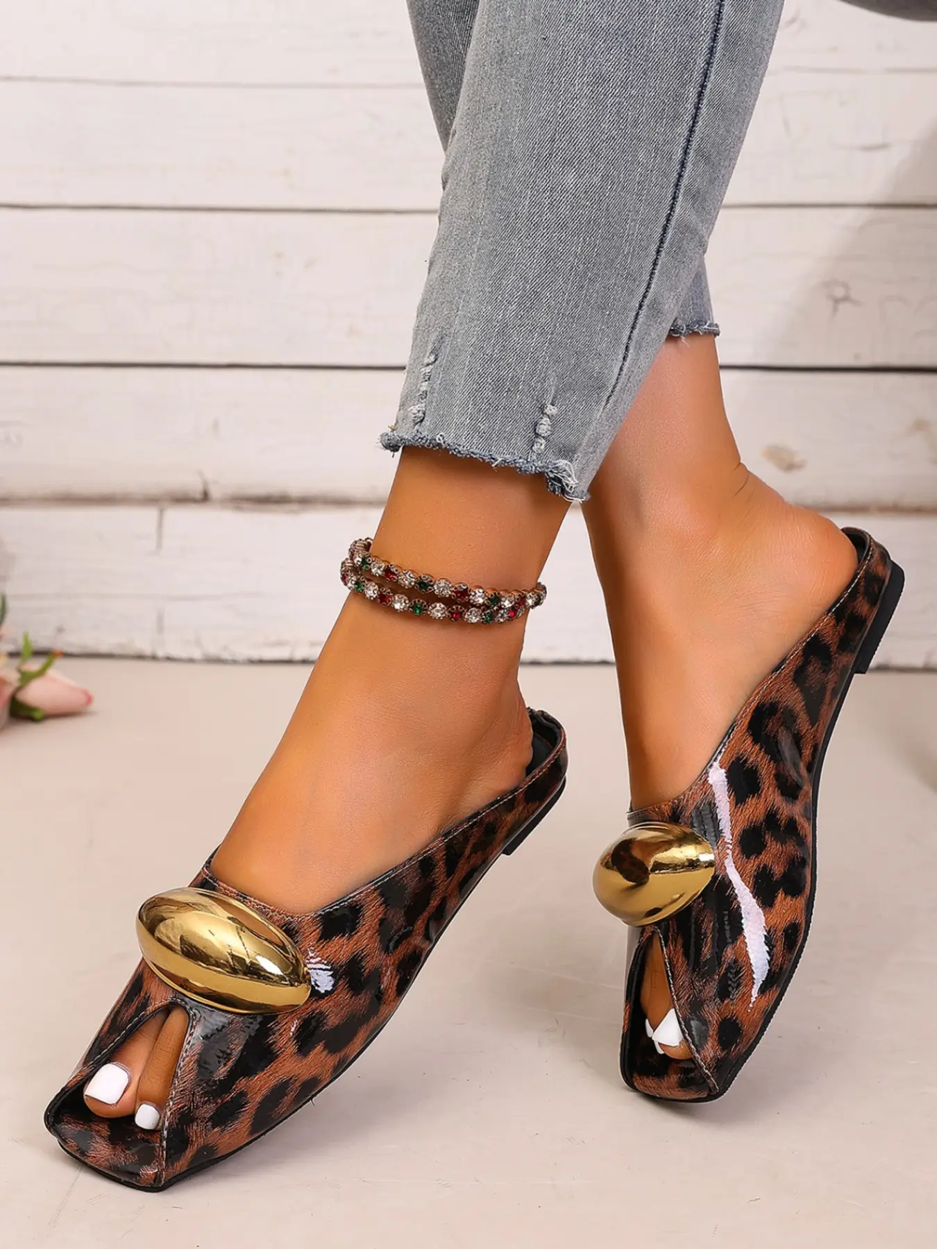 2026 Summer Women's Leopard Print Fish Mouth Flat Sandals, Slip On Shoes, Casual Summer Shoes, Slides Shoes Flats, Metal Buckle, Comfortable Soft Insole, Anti-Slip Sole, Fashionable Daily Wear