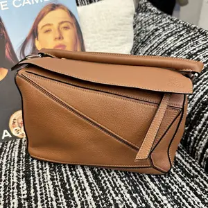 Pre-owned Loewe Durable grained calfskin leather Shoulder Bags Puzzle Small Bag（42781862）