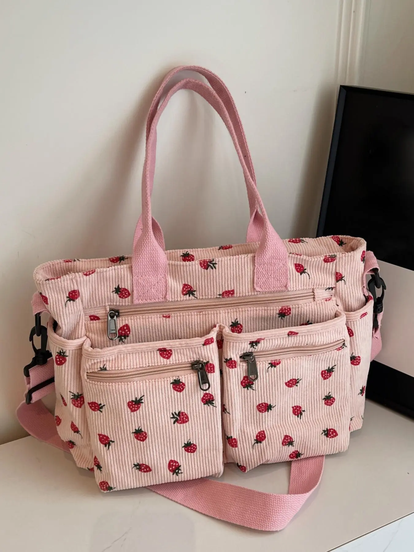 Personalized Strawberry Pattern Women's Purse Handbag, Equipped with Multiple Pockets for A Large Capacity Casual Women's Bag, Adjustable Zipper, Suitable for Daily Use, Shopping Bag, Casual Trendy Bag