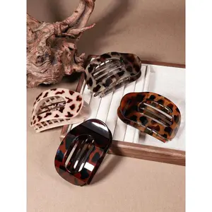 4 Counts Set Fashionable Hair Accessories for Women & Girls,Casual Versatile Hair Accessories for,Leopard Pattern Hair Claw Set,Daily Wear Color is random.