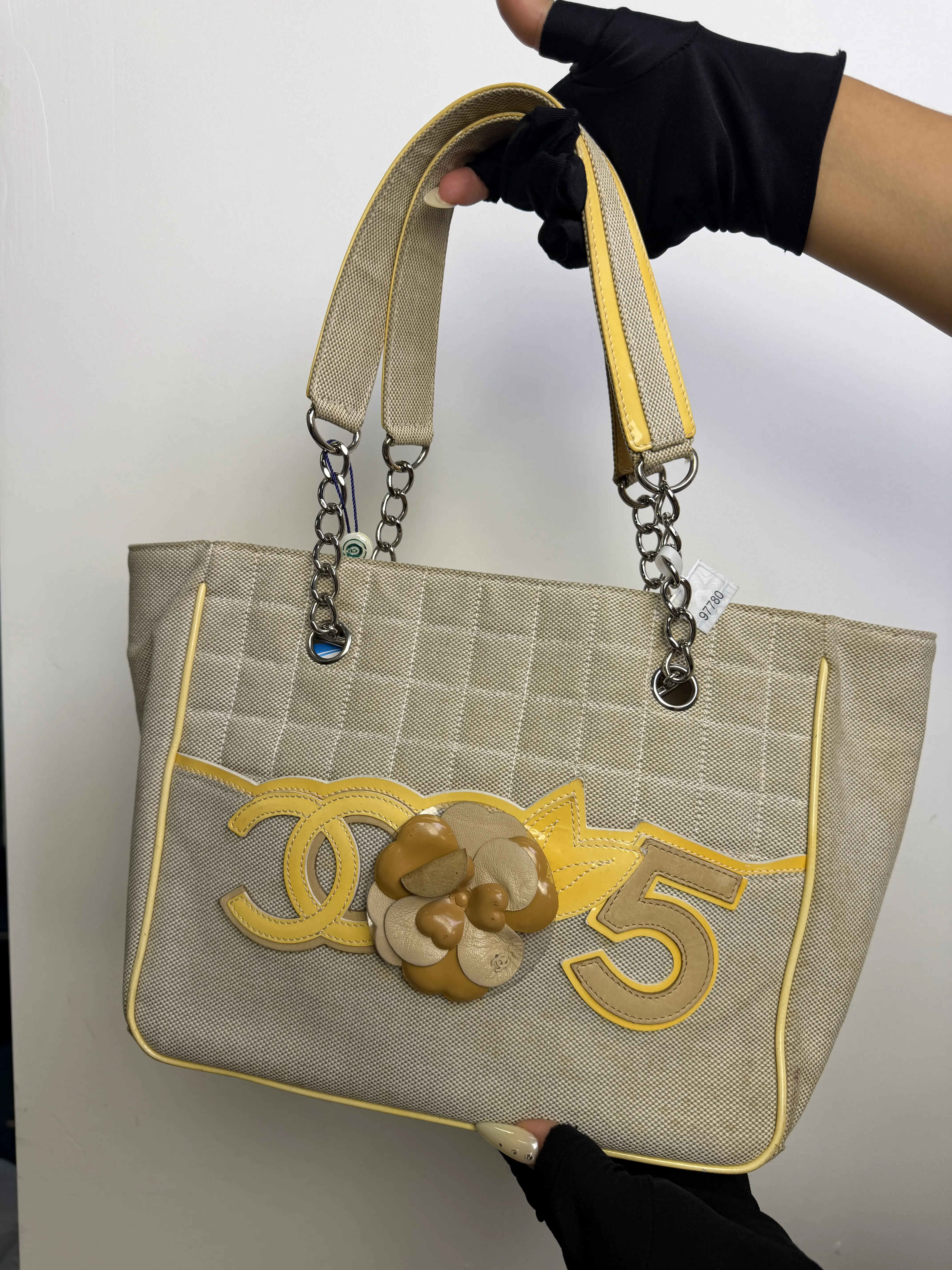Pre-owned CHANEL No.5 Camellia Shopping Tote