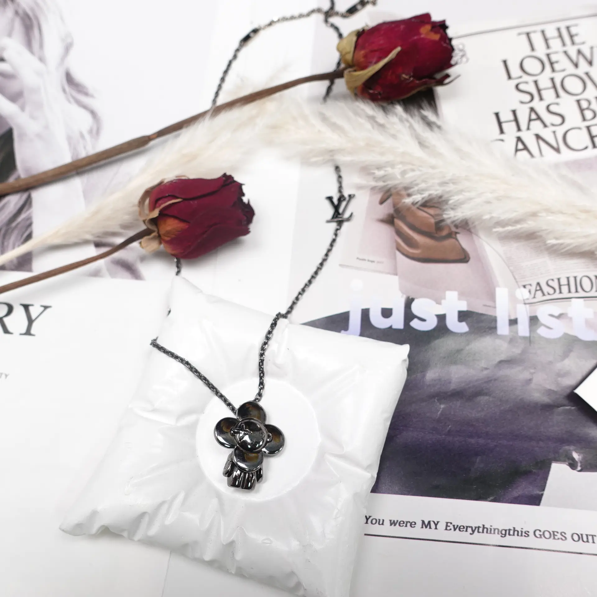Pre-owned Louis Vuitton Vivinne Black Metal Necklace T10270166