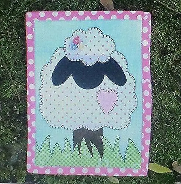 Woolie Wannabe Mug Rug Pre-cut Applique Kit, Sewing Kit Stitches of Love Quil...