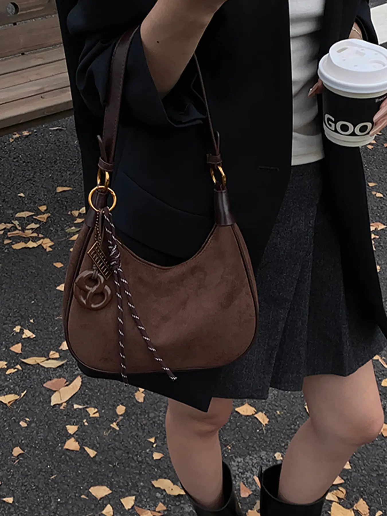 Trendy Suede Crossbody Bag for Women, Casual Crossbody Bags, Casual Trendy Bag, Fashionable Retro Matte Style, Perfect for Autumn & Winter Seasons, Stylish Shoulder Clutch, Handbag Shoulder Bag
