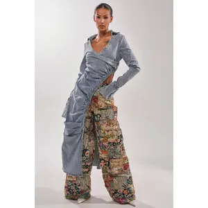 GET MY CLOSE UP EMBELLISHED BUTTON DOWN SHIRT