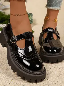 Autumn New Two-Tone Thick Sole Mary Jane Shoes, Sweet Cool Style, T-Strap Heart Buckle, American Vintage, Women's Shiny College Style Shoes
