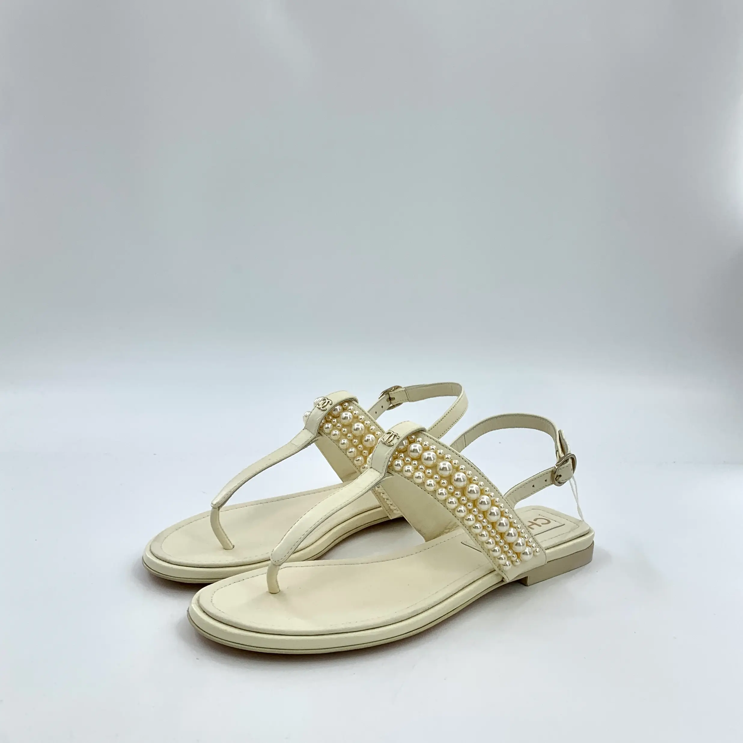RDLT-Chanel Size 36 Off-White Pearl Toe Single Strap Buckle Flat Sandals-H37738