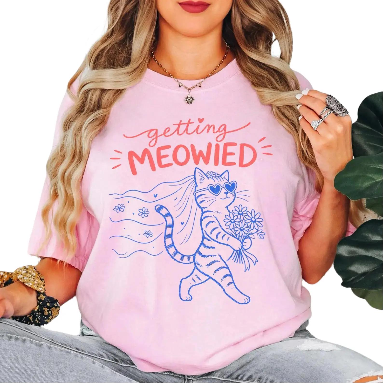 Comfort Colors Getting Meowied Cat Shirt, Funny Bride Cat Graphic Tee, Cute Wedding Cat T-Shirt, Cat Lover Bridal Gift