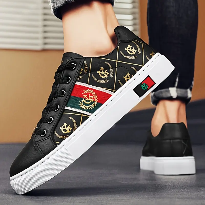 Men's Stylish Black & White Low-Top Skate Sneakers - Non-Slip, Durable Casual Shoes with Comfortable PU Upper & PVC Sole for Casual Attire, Students, and Teens