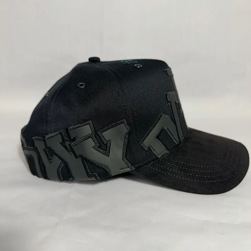 DDaannddyy hats