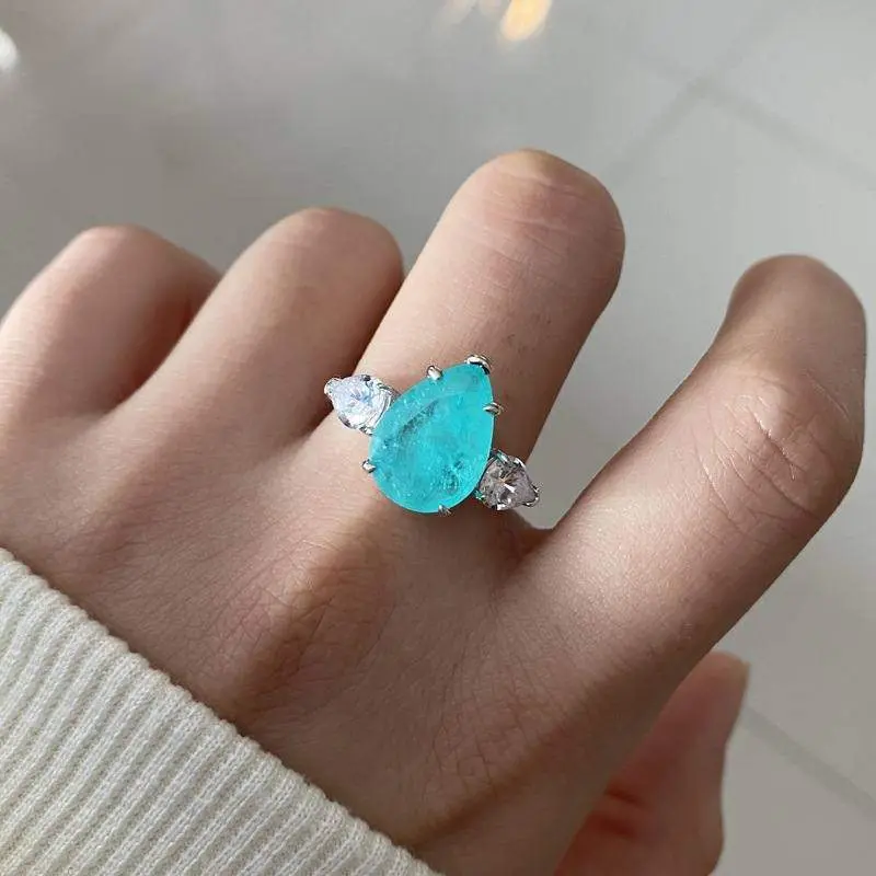 Teardrop Turquoise Crystal Ring – Silver Tone
