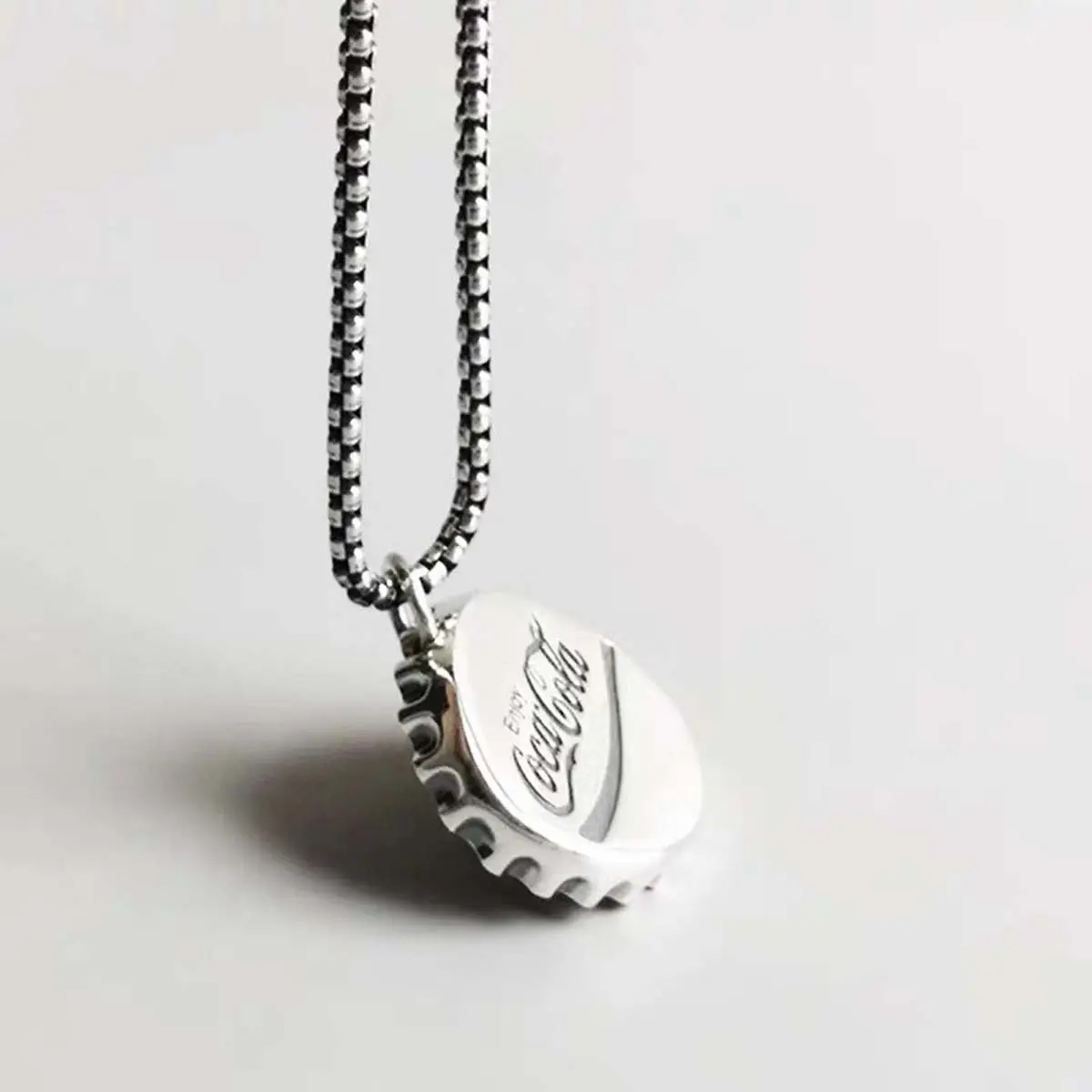 Coca-Cola Bottle Cap Artificial Gemstone Necklace - Versatile, Fashionable, Exquisite Couple Matching Sets for Daily Wear