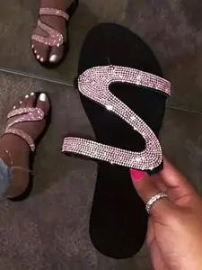 Water Drill Z-Shape Strap Flat Sandals, Soft Sole, Sparkling Rhinestone Band, Fashionable and Comfortable, Ideal for Summer Parties