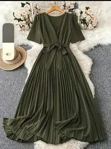 Plus Size Elegant Ruffled Women's Dress, Lightweight Sophisticated Design, Perfect for Evening Wear, Comfortable and Stylish