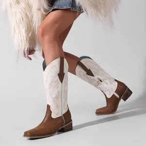 Women's Western Cowboy Boots with Intricate Stitching Details, Pointed Toe Design, Stacked Heel, and Contrast Color Accents - Fashionable Cowgirl Boots Ideal for Casual Outings, Rodeo Events, and Everyday Wear