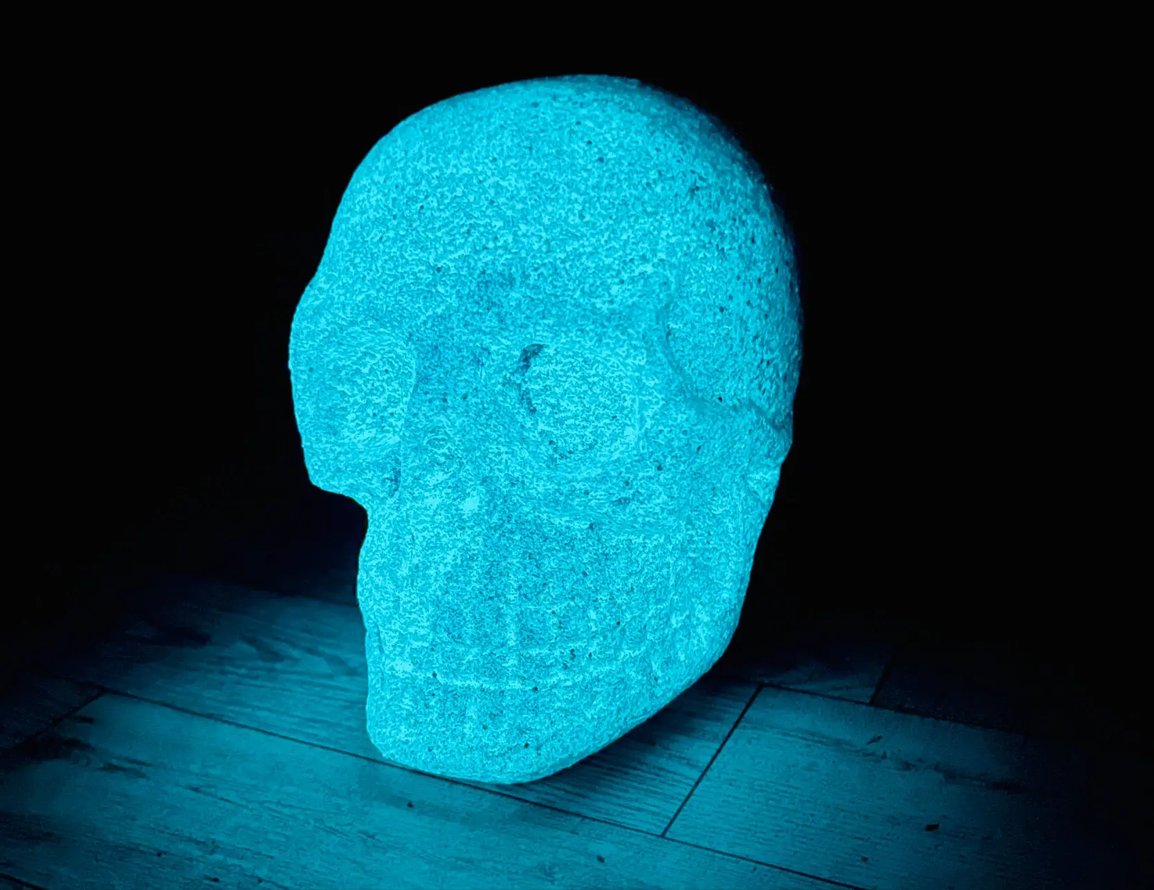 Glow-in-the-dark Skull Heads