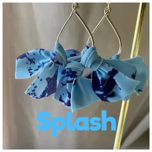 Splash waterproof earrings