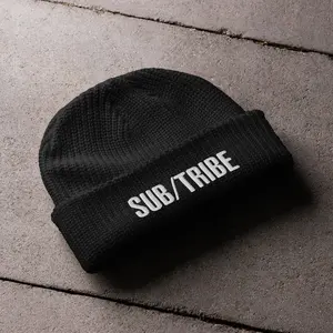 SUB/TRIBE Signature V2 Beanie Fisherman-Style Beanie with "CULTURE CLOTHING" Label and Black Color