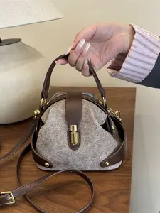 High-End Fashion Crossbody Bag, Perfect for Daily Use, Available in, Blue, Ideal for Holiday Gifts, Chic Crossbody Bag
