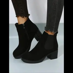 Women’s fashionable solid-color Chelsea high-heel ankle boots; comfortable chunky-heel short boots with side zipper for fall and winter; girls’ walking shoes; winter outfits; Valentine’s Day gift for her; women’s boots.