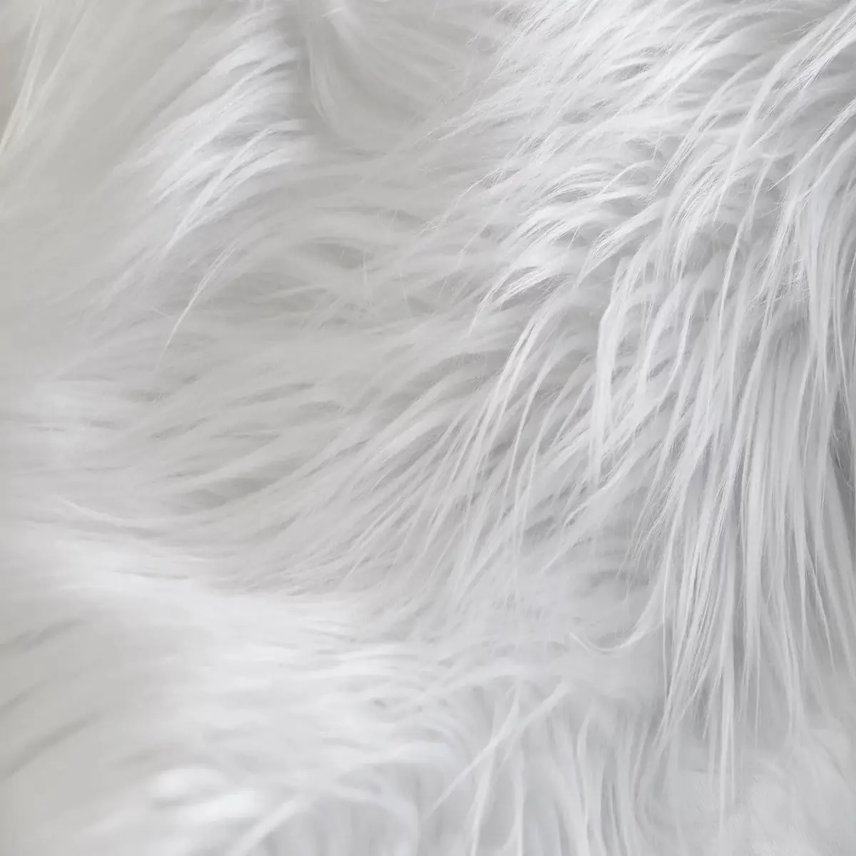 Shaggy Long Pile Faux Fur Fabric (4" Pile) Shaggy Long Pile Faux Fur Fabric (4" Pile)