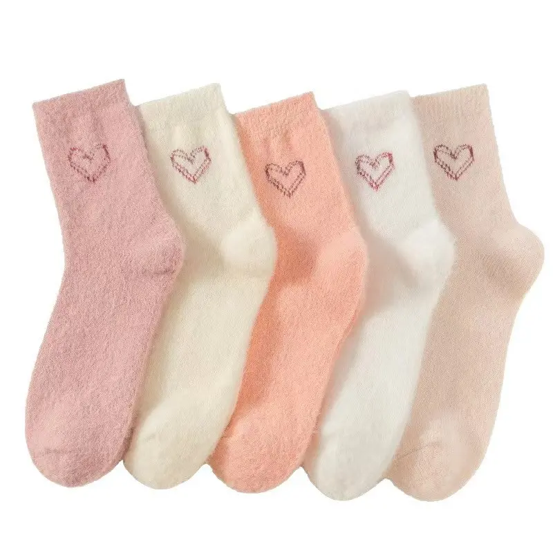 Women's 5-Pair Polyester Fuzzy Thigh-High Socks Set - Heart-Patterned, Mid-Length, Faux-Fur, Thick, Warm, Soft, Fluffy, Casual Home Sleep Wear for Winter Warmth Boost