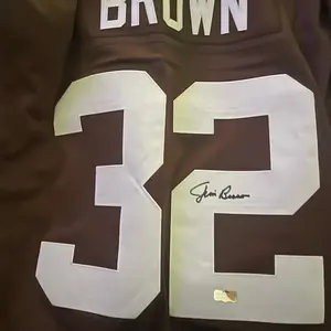 Zero through nine spot, last numbered of jersey decides who will receive I’ve the autographed item. All other will receive a ThankYou package. A spin wheel will decide what box we will open.