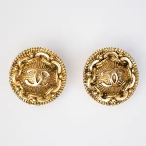 Pre-owned C26031475 Chanel Round Earrings