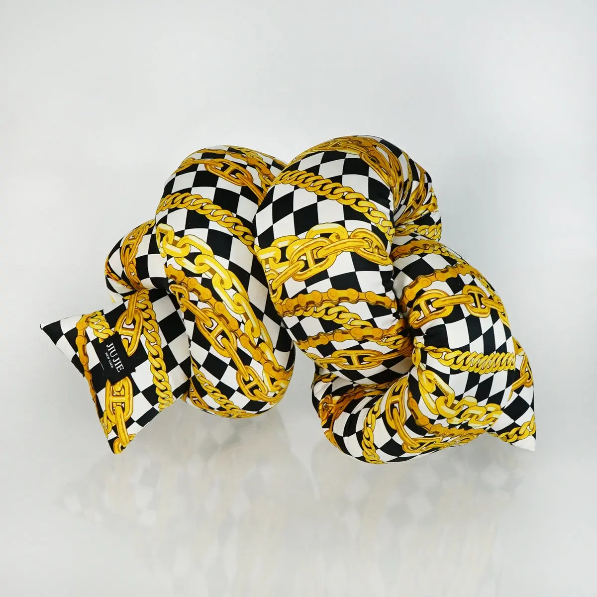 Chained2U Double Knot Cushion