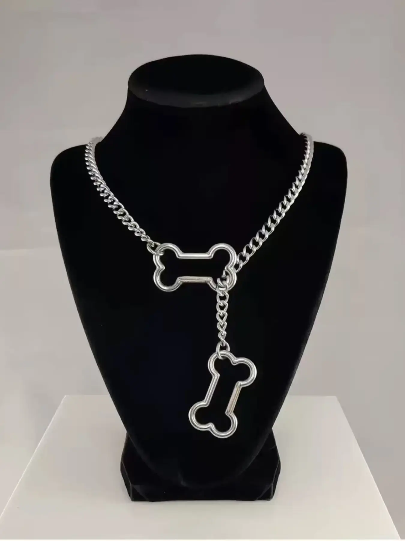 Dog Bone Sliding Chain Charms Necklace, Alloy Pendant Jewelry Gift, Modern Fashion Accessories, Trendy Charm Necklaces, Casual Style, All Seasons, Universal Fit, Small Parts Choking Hazard