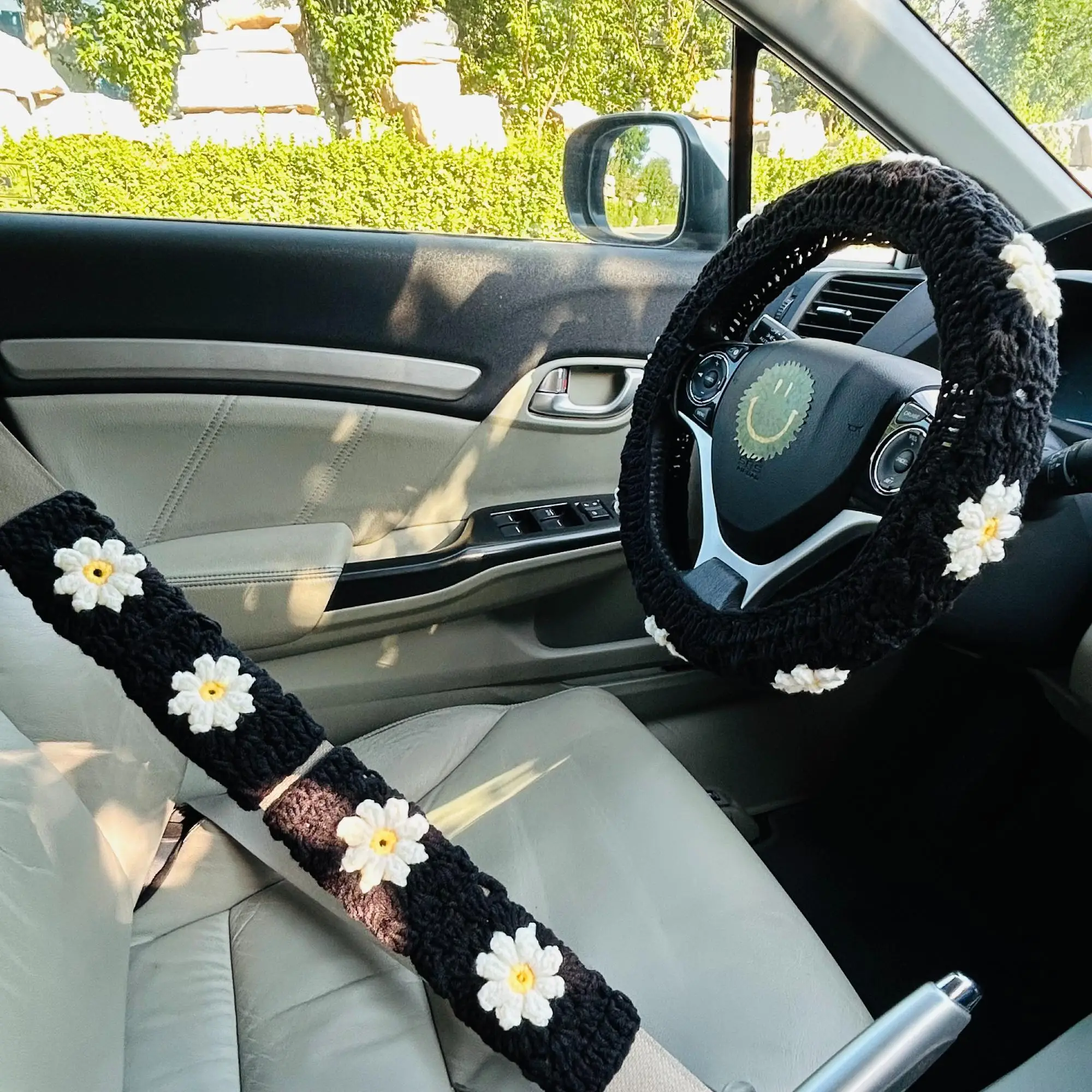Cute Crochet Flower Car Steering Wheel Cover, Crochet Car Steering Wheel Cover with 2 Belt Covers, Fashion Car Interior Accessories