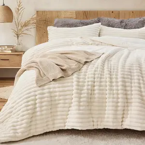 Comforter Set Queen 3 Pieces - Soft & Fuzzy Cream White Comforter Set for Winter Warm Fleece Bedding, 1 Luxury Faux Fur Down Alternative Comforter with 2 Pillow